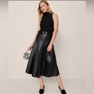 Ann Taylor Faux Leather Pleated Skirt Size 14 Black Midi Elegant A-Line